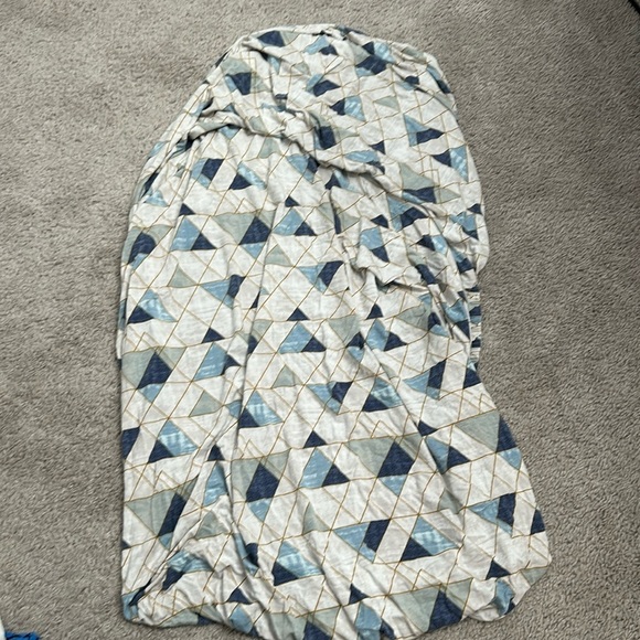 Milk snob triangle crib sheet *small hole* - Picture 1 of 3